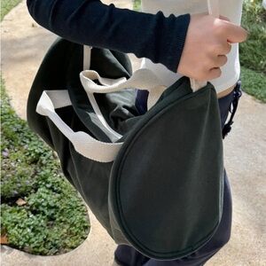 Brandy Melville Bags Brandy Melville Duffle Bag Poshmark